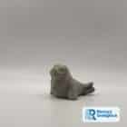 Kleine Robbe aus grauem Beton – Dekofigur Finn