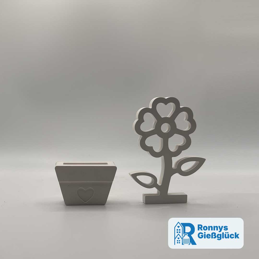 Blumen Deko aus Gips in Weiß mit Herzblättern und separatem Blumentopf – handgefertigt von Ronnys Gießglück