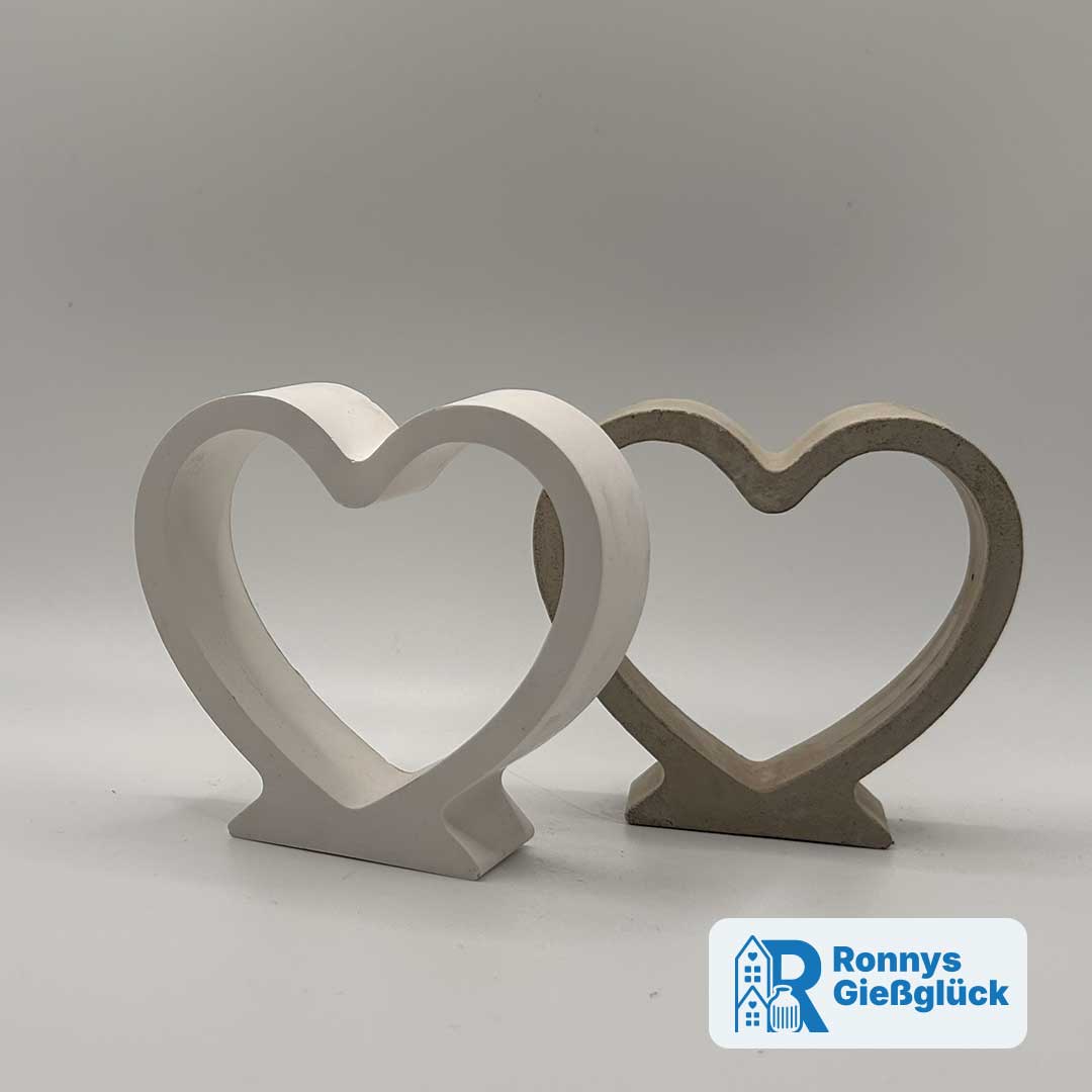 Herz Deko aus Gips und Beton in Weiß und Grau – 9 cm hoch, handgefertigt von Ronnys Gießglück