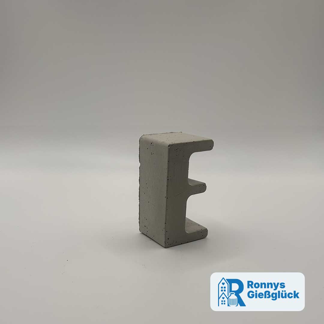 Beton Buchstabe E – handgemachte Deko Beton Buchstabe E Deko handgemacht