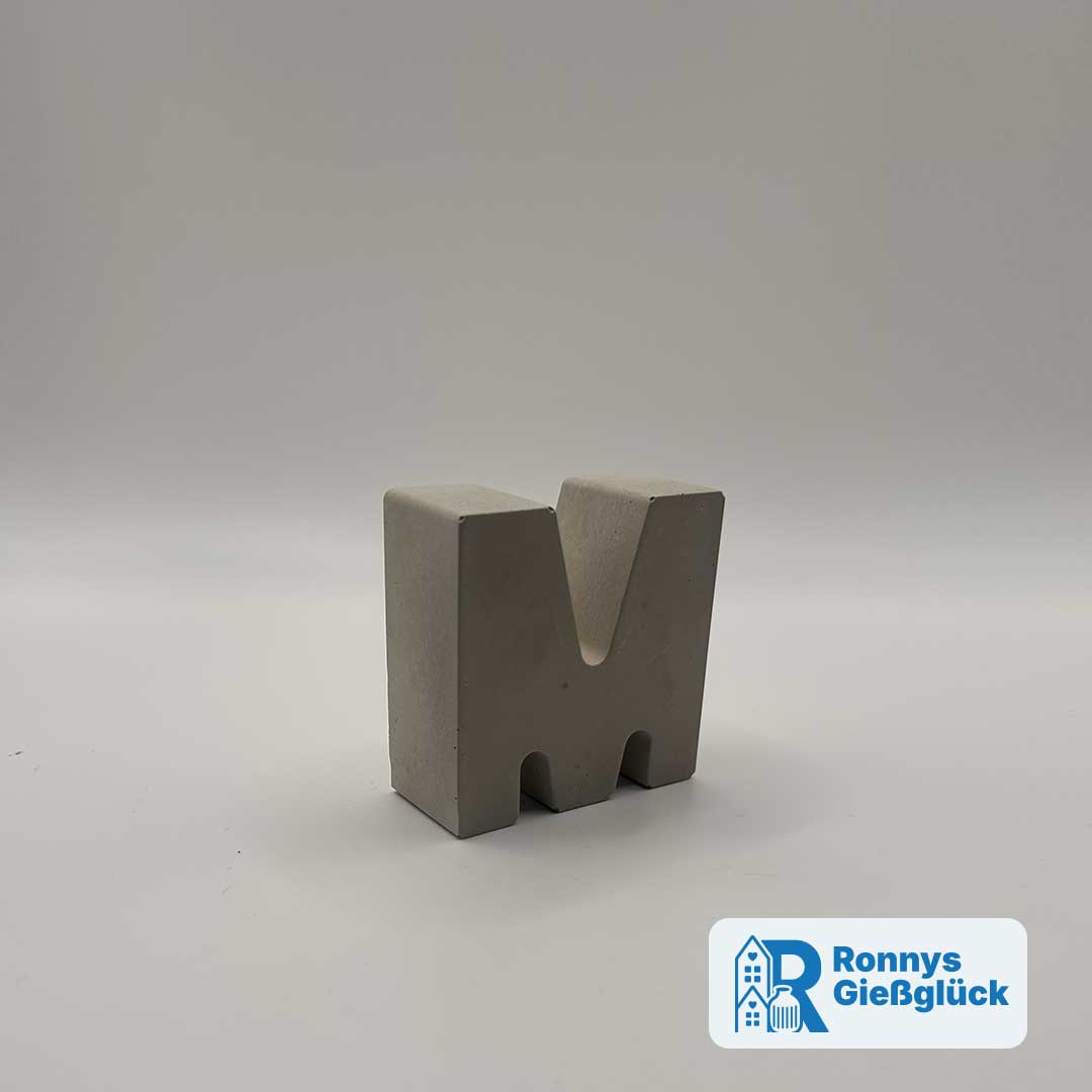 Beton Buchstabe M – handgemachte Deko Beton Buchstabe M Deko handgemacht